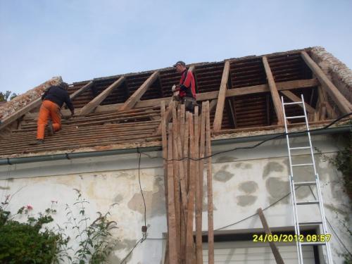 Oprava střechy hájovna